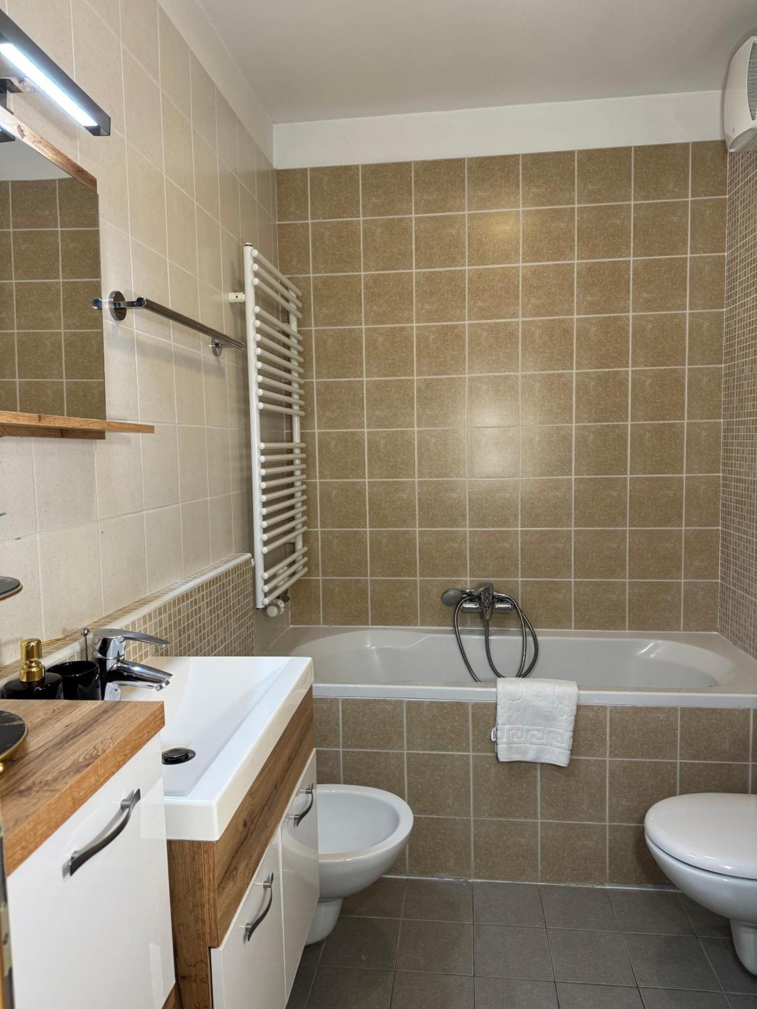 Ferienwohnung Titanium Izola Exterior foto